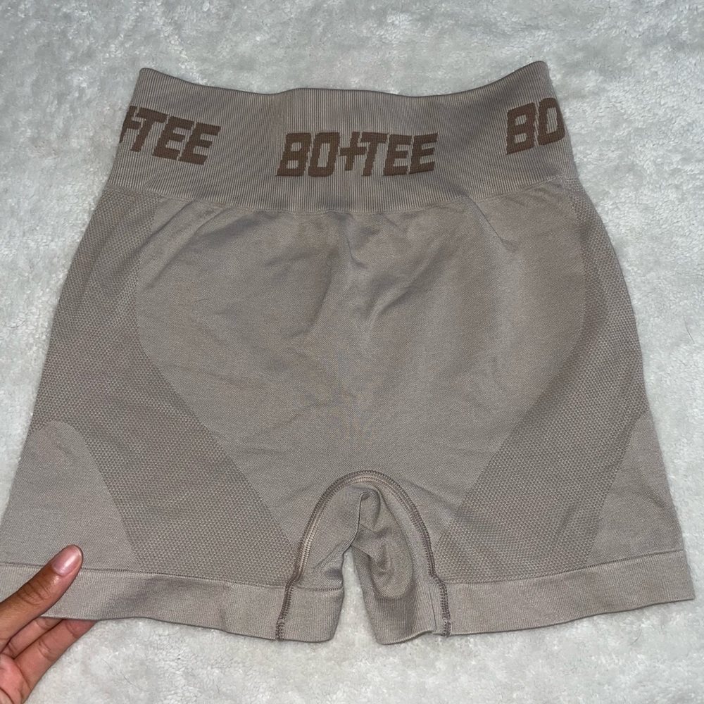 bo+tee shorts